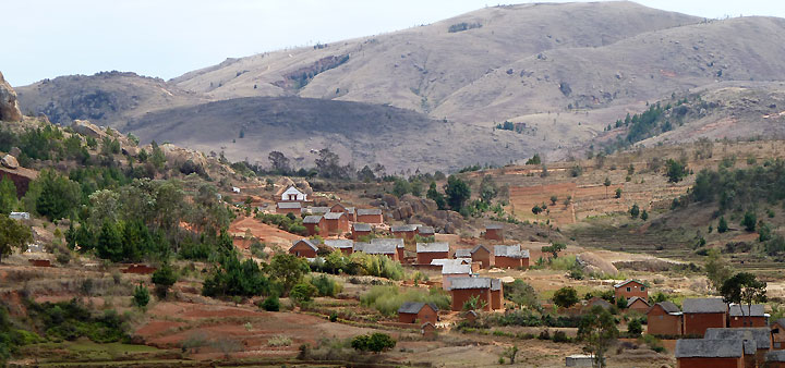 Madagascar Sur La N7 Immersion Dans Les Hautes Terres - 